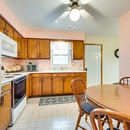 Clear Lake Vacation Home Rental - Pet Friendly!
